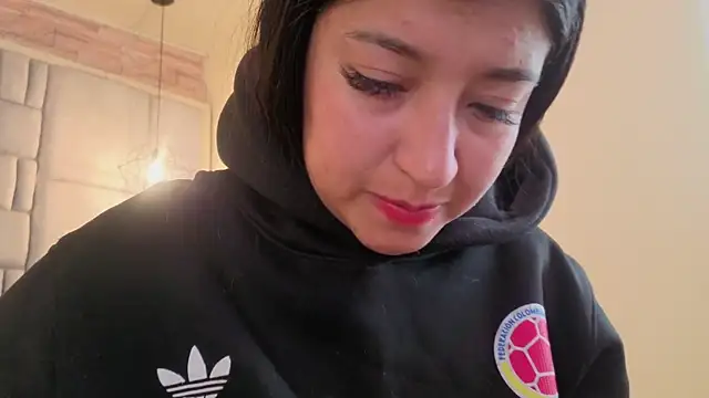 Dahiana_Dmour_'s Live XXX Chat