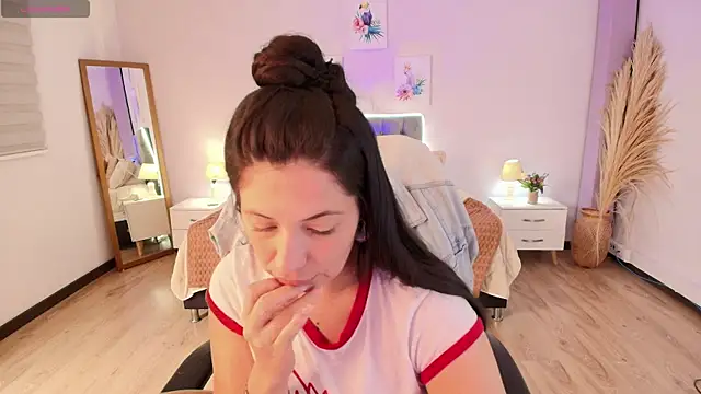 Emma_Brown_0のライブXXXチャット