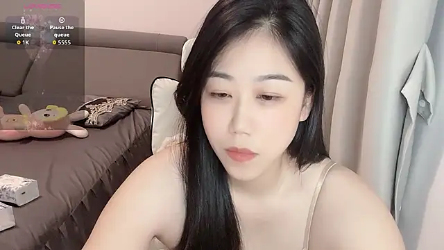 FF-Yuwei Live XXX Chat