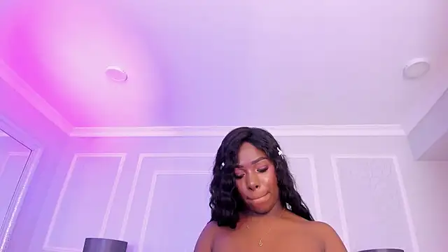 IrisJones_ Adlı Modelin Canlı XXX Sohbeti