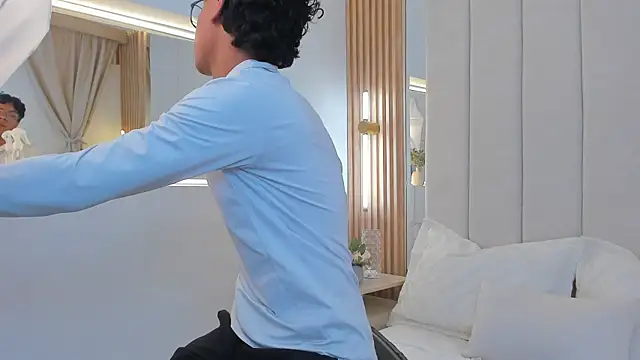 Онлайн чат XXX adams_bobby