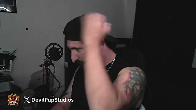 DevilPup75_ Chat XXX in diretta