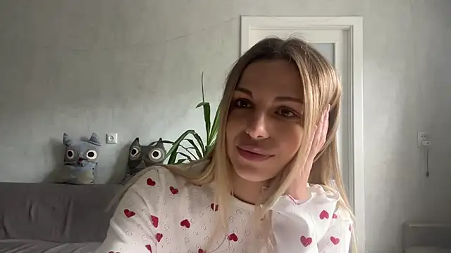 צ'אט XXX בשידור חי של LaraineDomebo