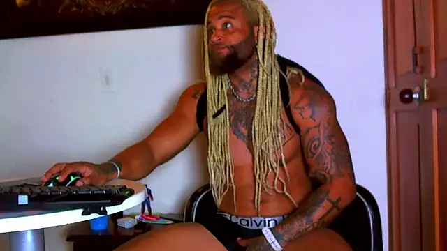 ragnar0825's Live XXX Chat