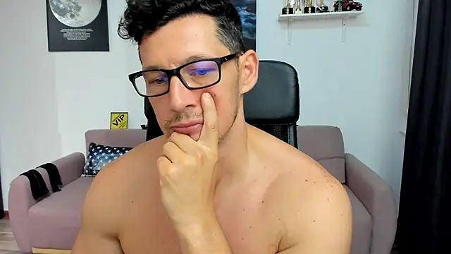 BrutusK08 Live XXX-chat
