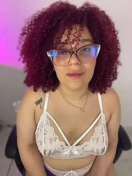 Leyah__ live XXX chat