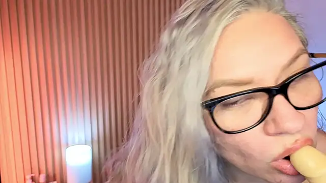 Chat +18 de MarianL0ve ao vivo