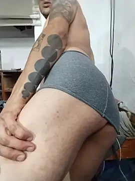 Czat XXX na żywo – eroos_twink