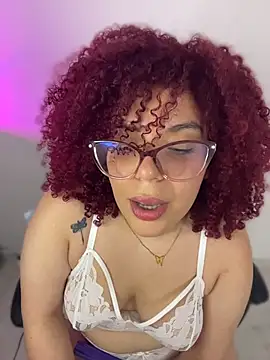 Živý XXX chat Leyah__