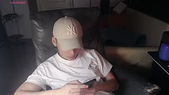 yichen008's Live XXX Chat