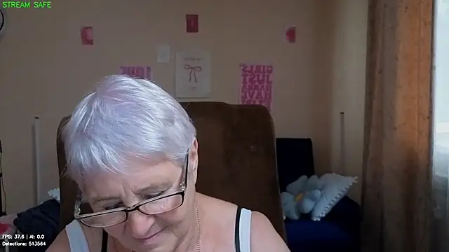 Chat XXX en directo de Sandra_Snowflake