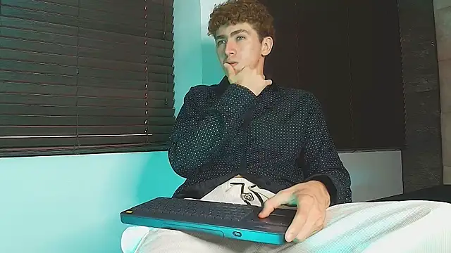 Tyler_Mcrey লাইভ XXX চ্যাট