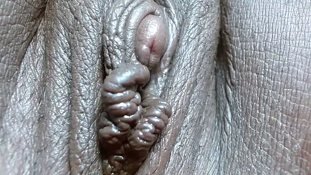 morenahott1's Live XXX Chat