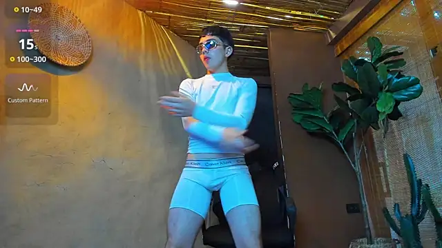 AxelStong Live XXX Chat