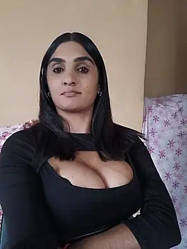 Eroticindian07 XXX чат на живо