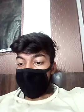הופעת וובקאם של adarsh_music