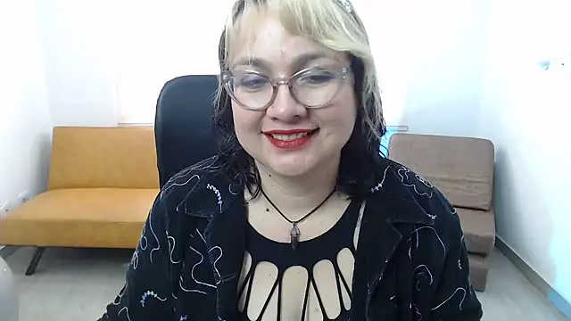 AnyaLuxx's Live XXX Chat
