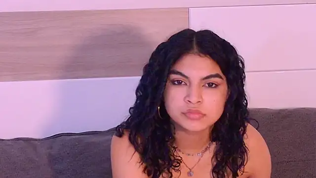 دردشة MelodyAlvarez الجنسية المباشرة