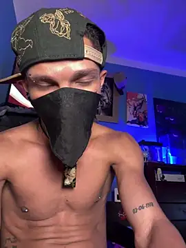 CRAZY-BOY99 Live XXX Chat