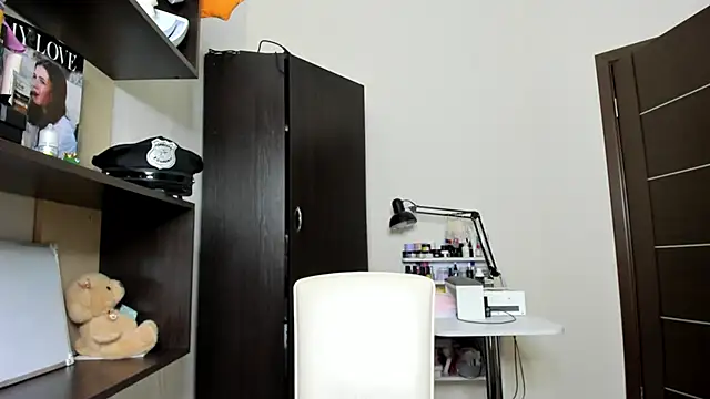 OhMyAlice: απευθείας συνομιλία ΧΧΧ