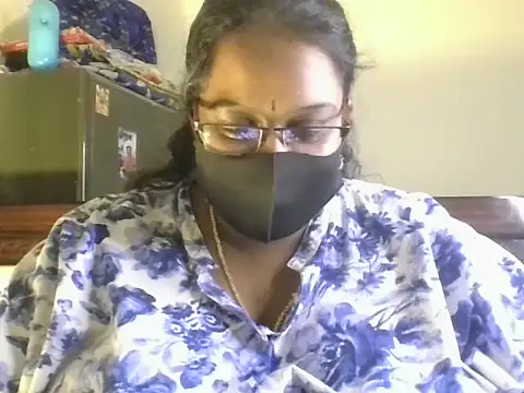 hootypriya's Webcam Show