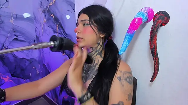 Czat XXX na żywo   – Emily_Evo