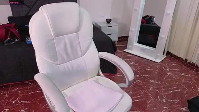 Czat XXX na żywo – _sharlotte777