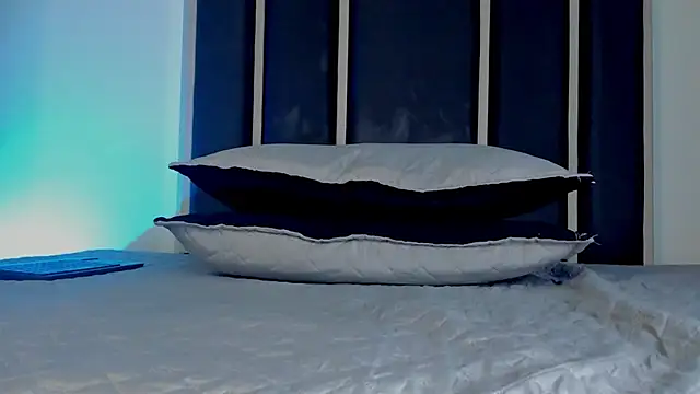 Aura-bakerr's Live XXX Chat