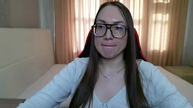 Chatroom XXX en direct de CarolineGlow_
