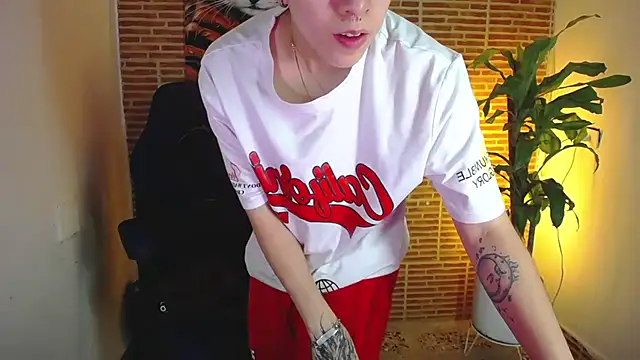 Asher_addamss_ Chat XXX in diretta