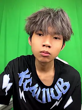 -OvO-のライブXXXチャット