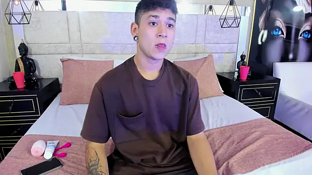 MarkLaurens Chat XXX in diretta