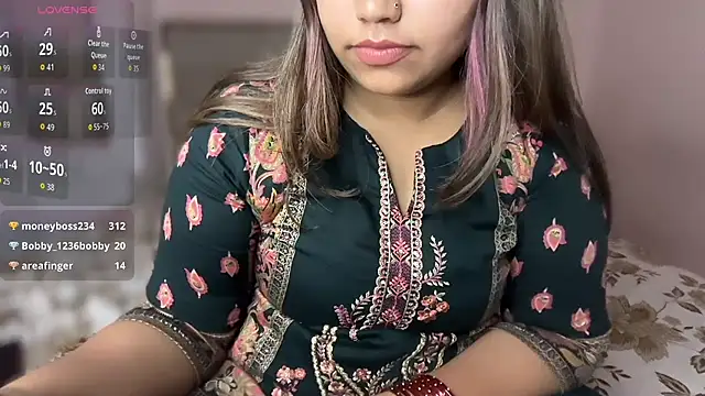 Chat +18 de Miss_Rose__ ao vivo