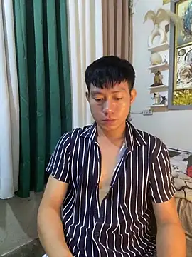 Chat XXX en directo de xshyboyx