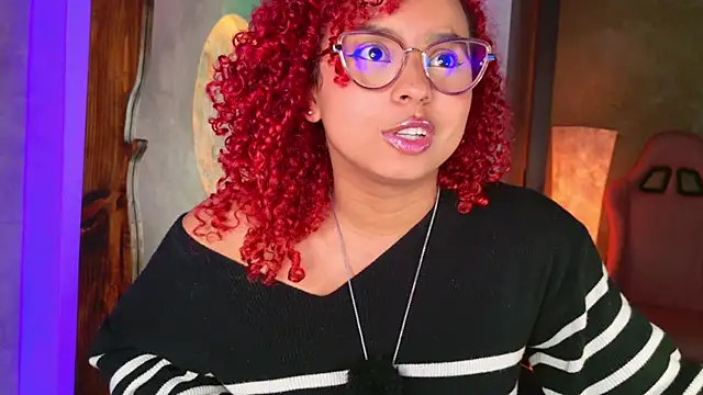 lara_curly XXX чат на живо