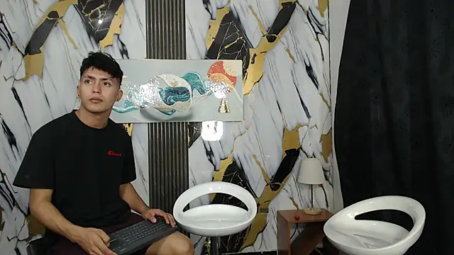 VERY_HOT_GUYS Adlı Modelin Canlı XXX Sohbeti