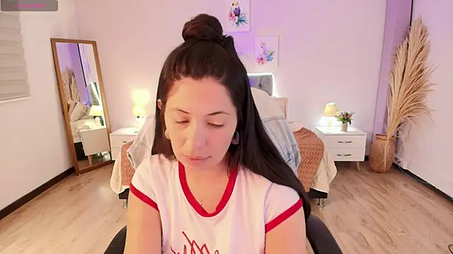Emma_Brown_0 Adlı Modelin Canlı XXX Sohbeti