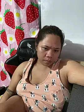 Chatroom XXX en direct de -CLARAMommy-
