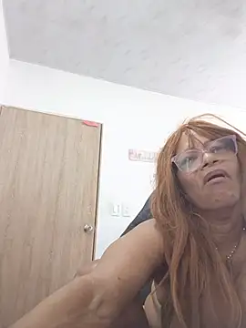 Chatroom XXX en direct de BustyMilf_