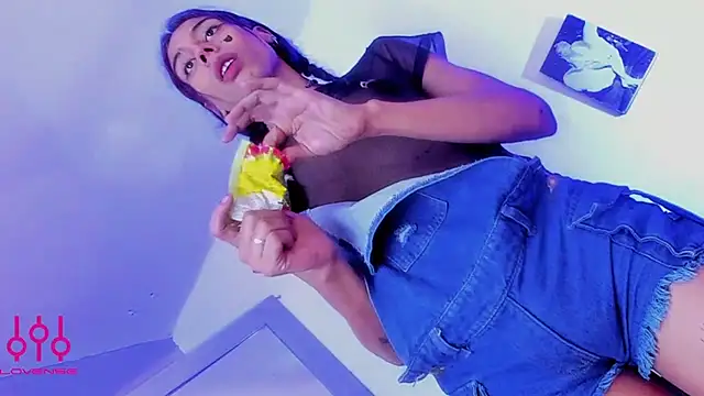 Sammybitchx 现场XXX聊天