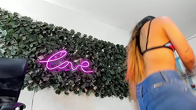DestinyHills Live XXX-chat