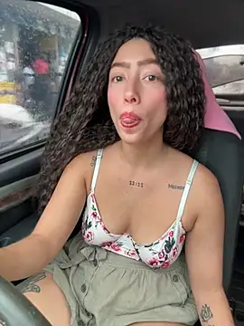 roxyrougee Adlı Modelin Canlı XXX Sohbeti