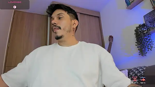 alejandro_stark Adlı Modelin Canlı XXX Sohbeti