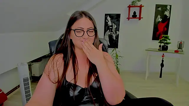 Chat XXX en directo de MistressDarrah