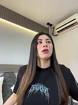 Chat XXX en directo de evelyn_hills