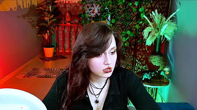 AliciaDelive: онлайн-секс-чат