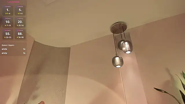 צ'אט XXX בשידור חי של angeline-777