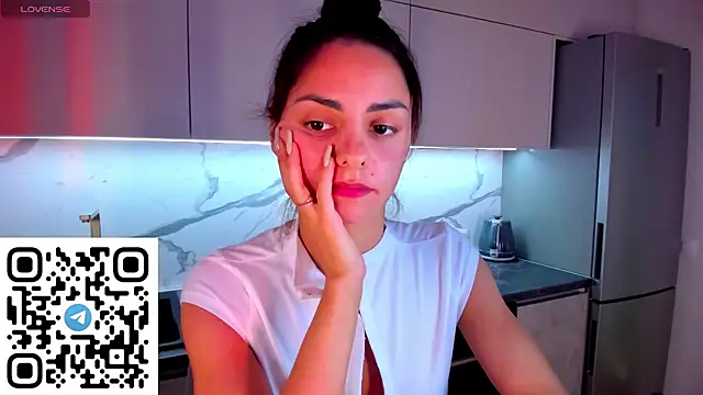 EmiliaZenn Live XXX chat