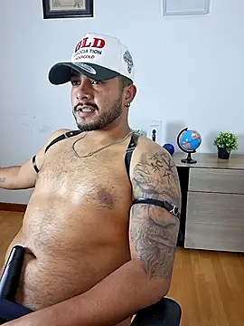 BrunoSilva_: онлайн-секс-чат