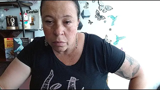 LauraMallioni Chat XXX in diretta